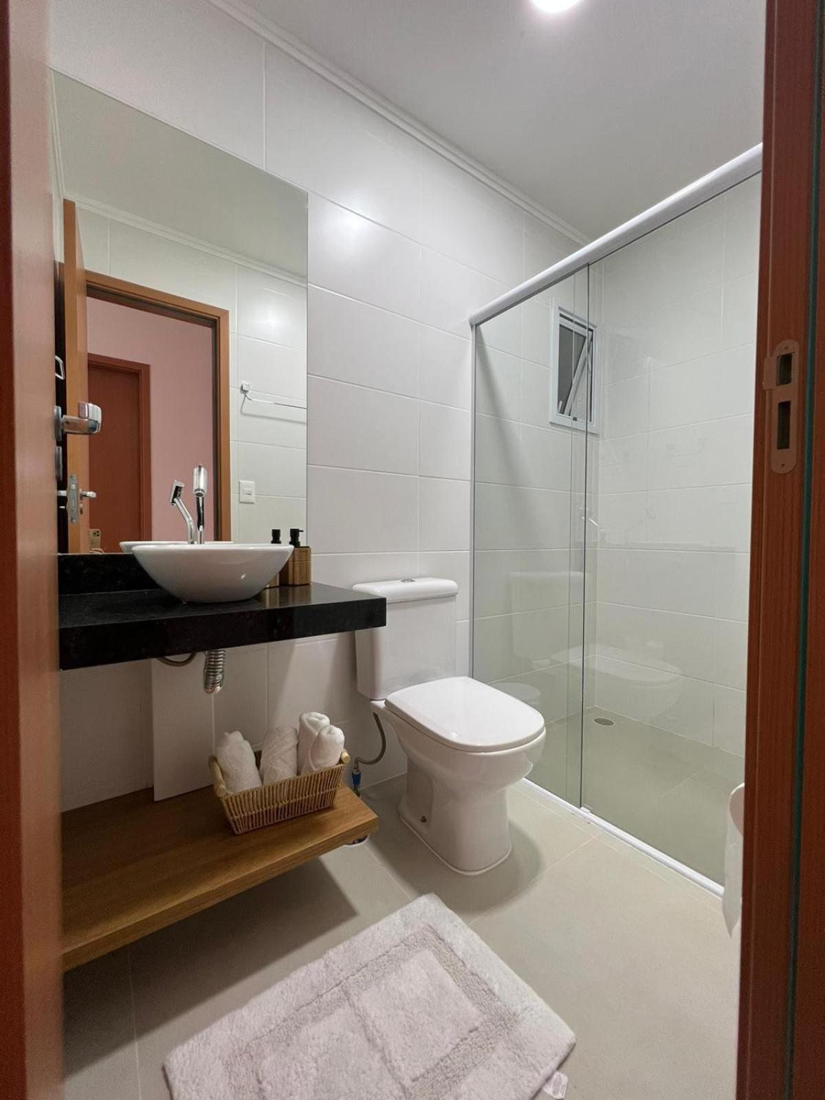 Apartamento Ap Toninhas For 5 People, 450m