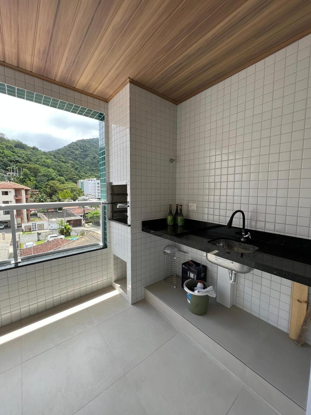 Ap Toninhas For 5 People, 450m Apartamento Ubatuba