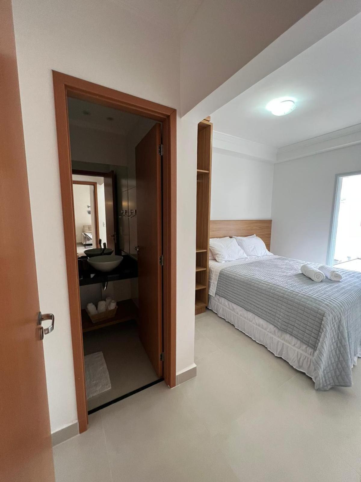Ap Toninhas For 5 People, 450m Apartamento Ubatuba